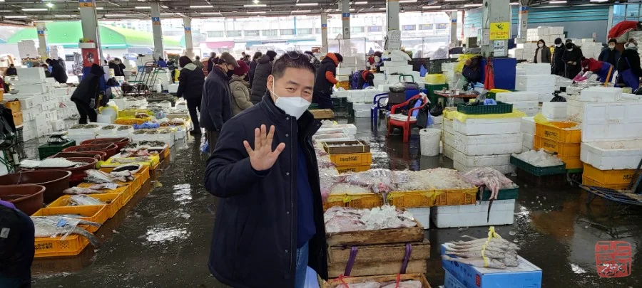 Garak-dong Gold Tuna seafood market fresh ingredients