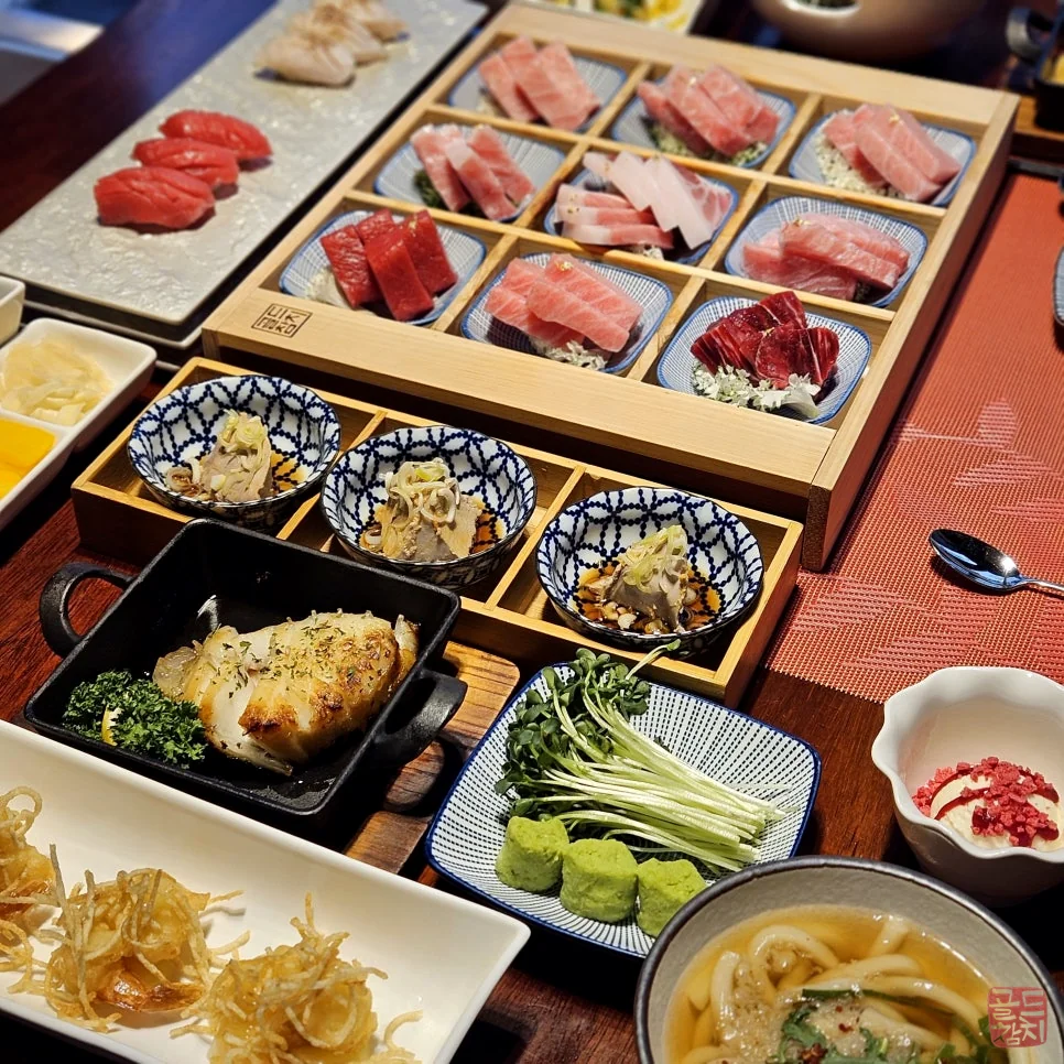 Gold Tuna high-quality tuna sashimi, fresh ingredients