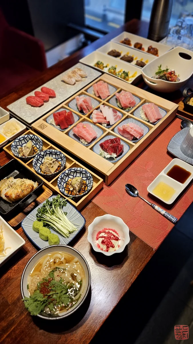 골드참치 참치회 정갈한 플레이팅 신선한 맛