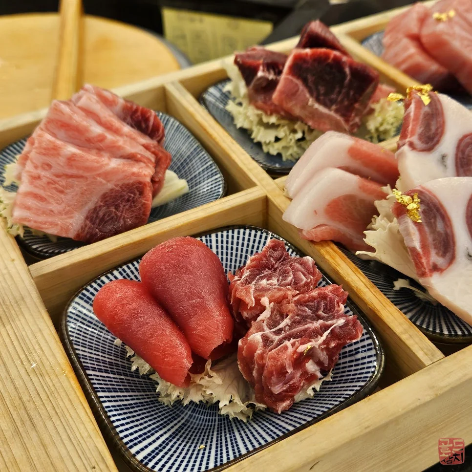 강남 골드참치 참치 아카미 붉은살 신선함 강조