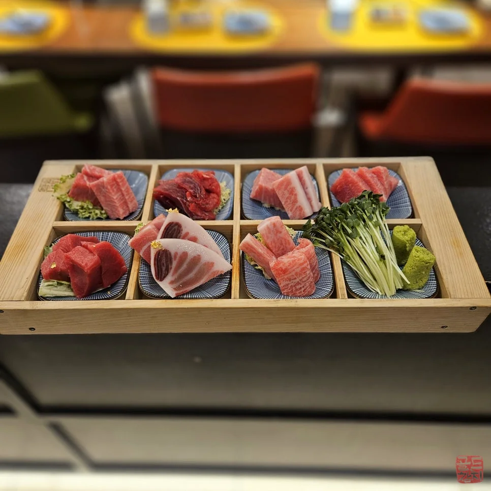 강남 골드참치 매장 내부 고급스러운 분위기
