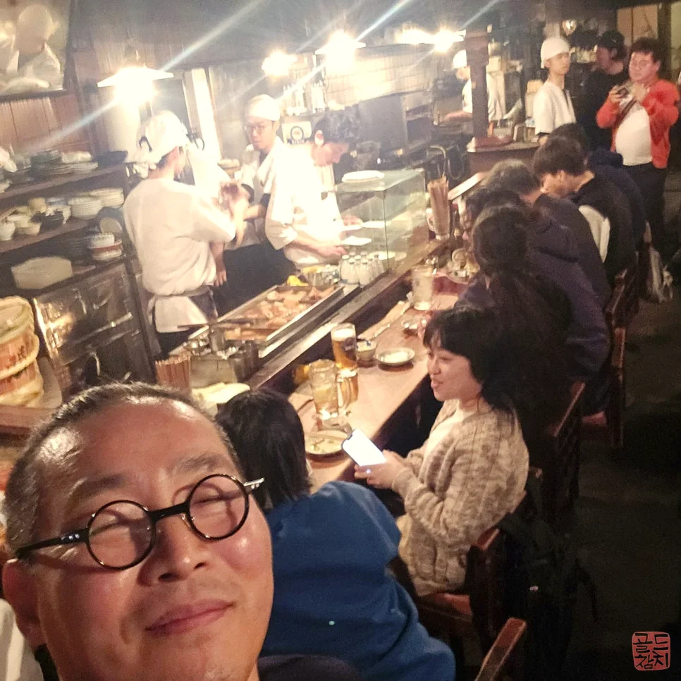 골드참치 교토 전통 건축물 미학 영감 매장 디자인