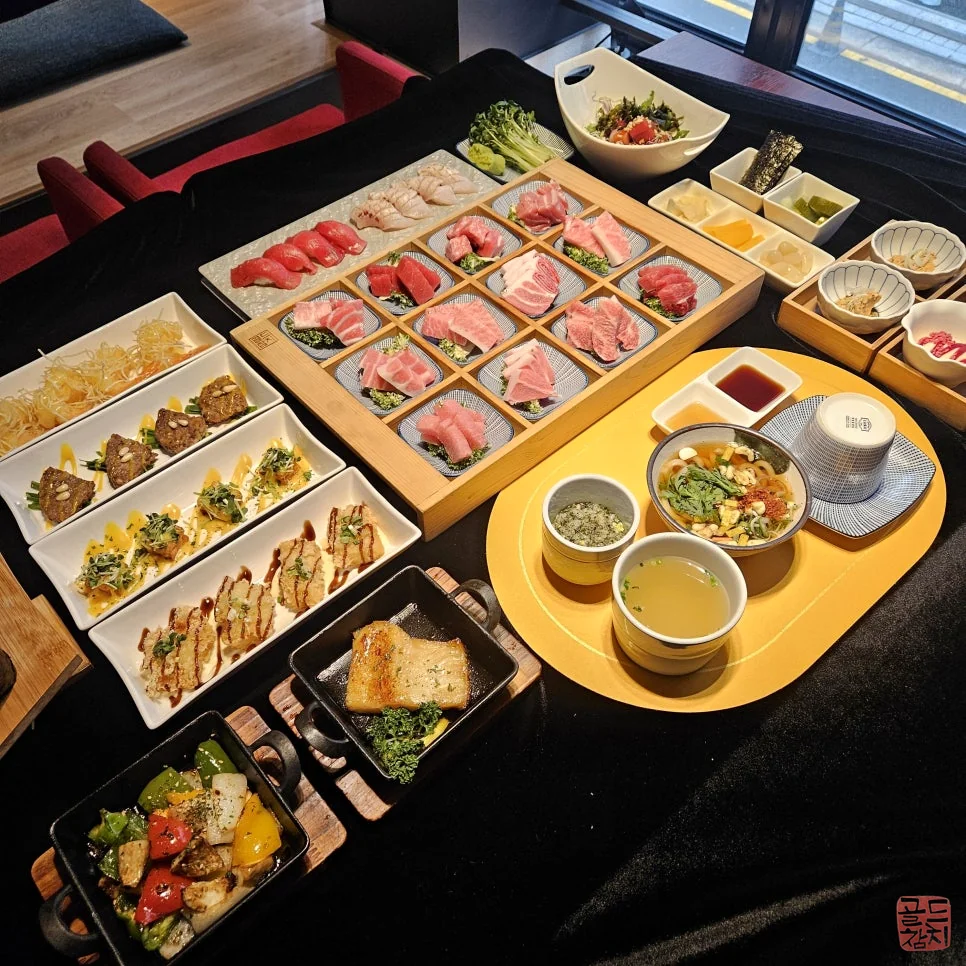 강남 골드참치 참치회 플레이팅 고급스러운 분위기