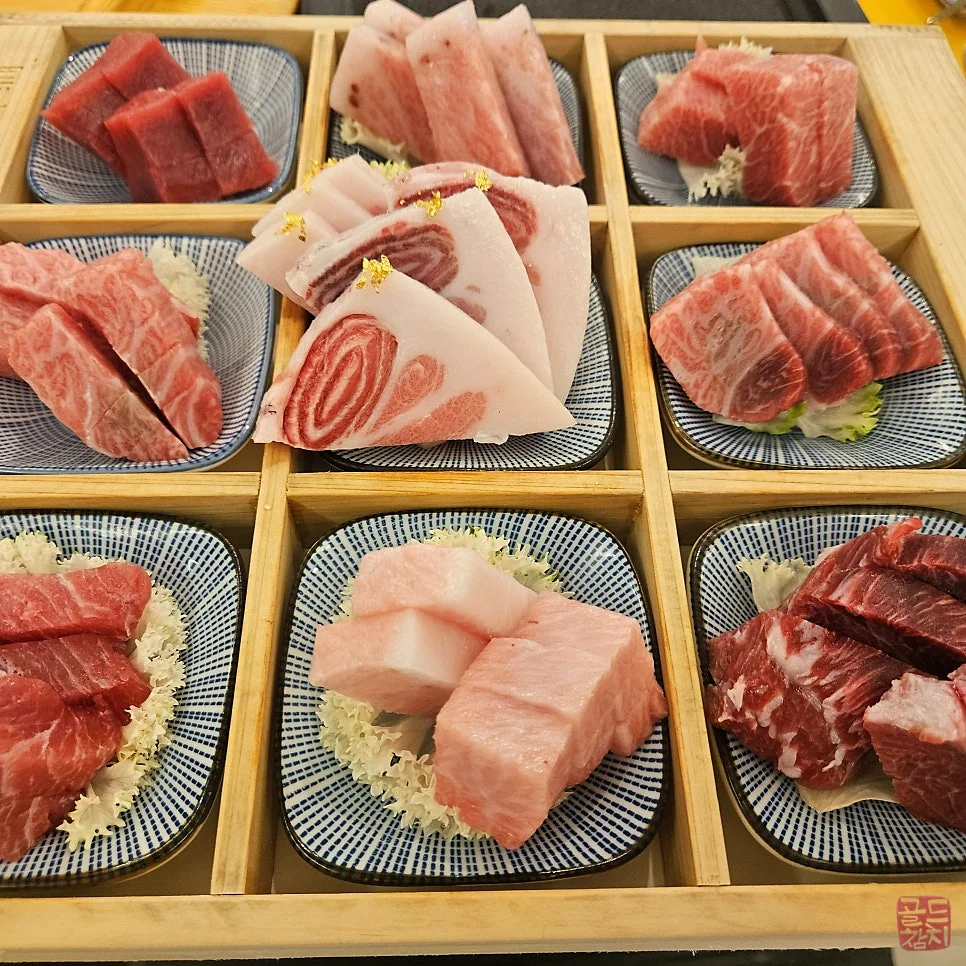 Gold Tuna omakase, 15-course premium tuna sashimi, elegant plating