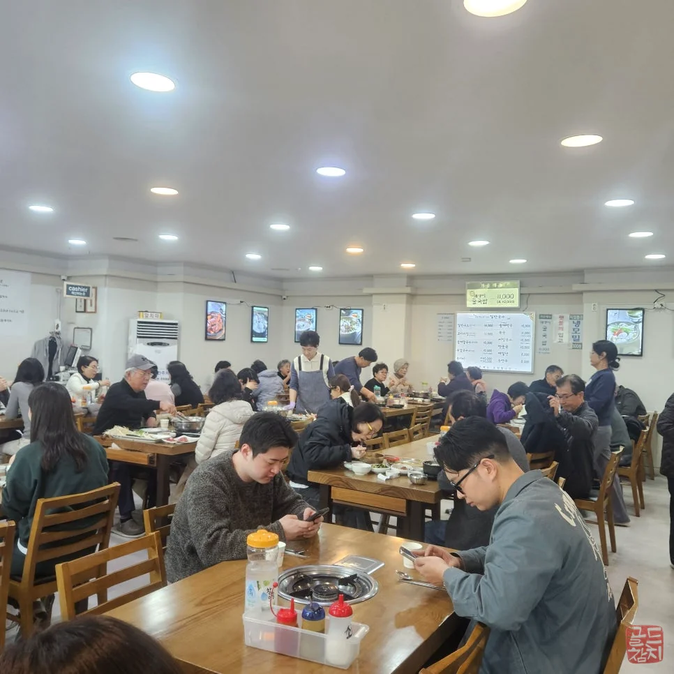 골드참치 매장 내부 인테리어 편안한 분위기