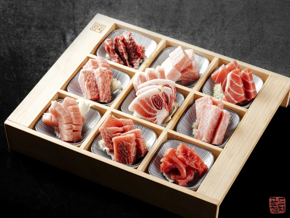 Gold Tuna premium tuna sashimi omakase platter, exquisite presentation