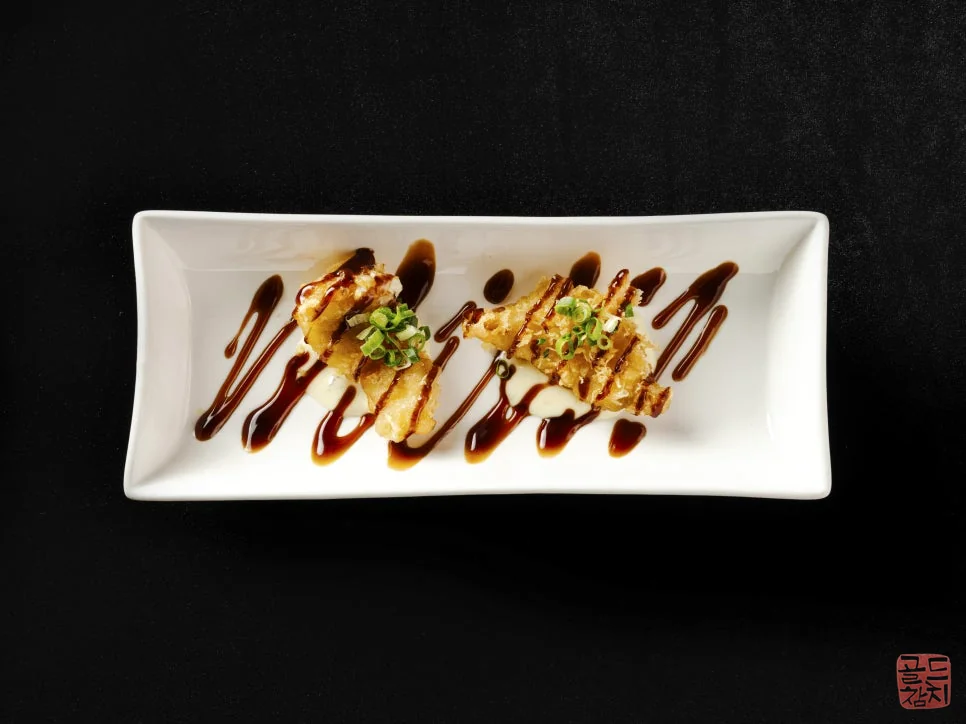 Gold Tuna fried tuna, maki roll, special dish
