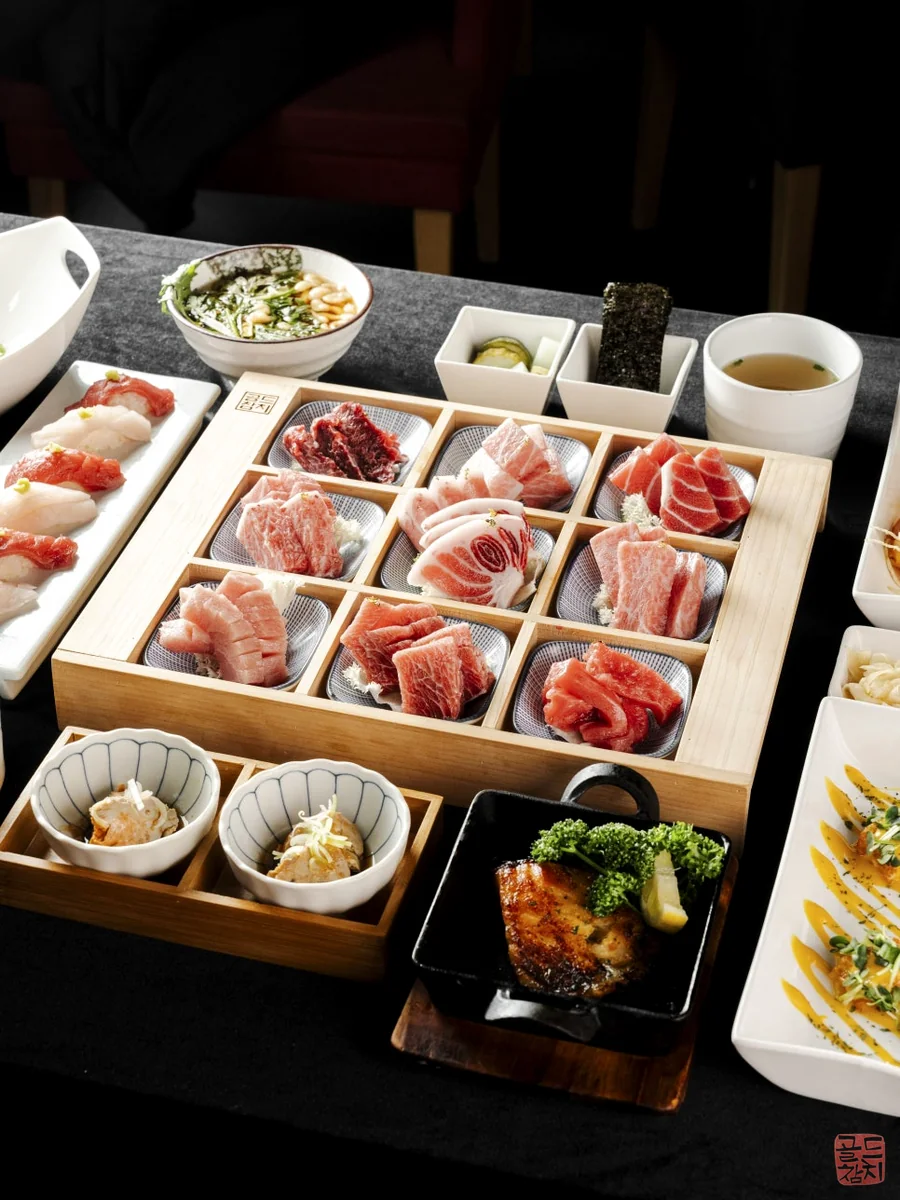 골드참치 참치 요리 예술 작품 미식의 향연