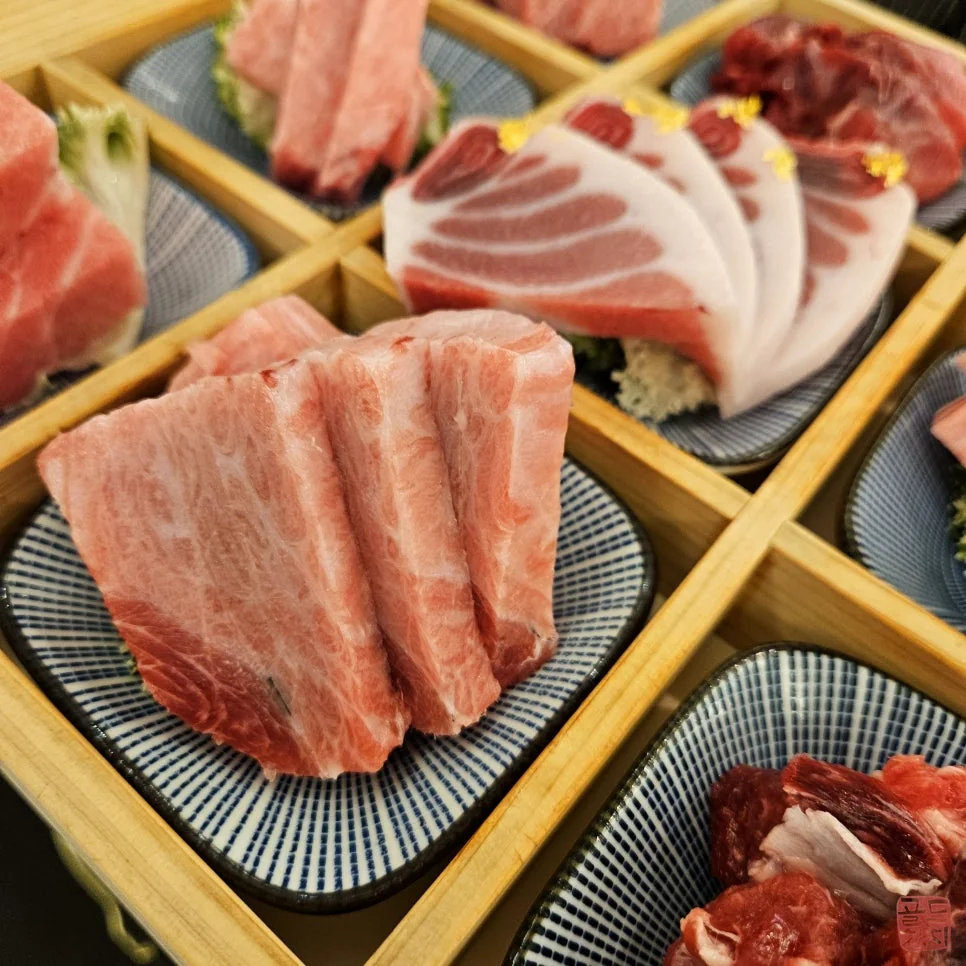 골드참치 오마카세 곁들임 메뉴 신선한 참치 요리