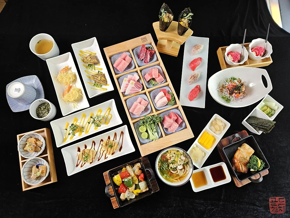 강남 골드참치 15코스 오마카세 한상차림 테이블