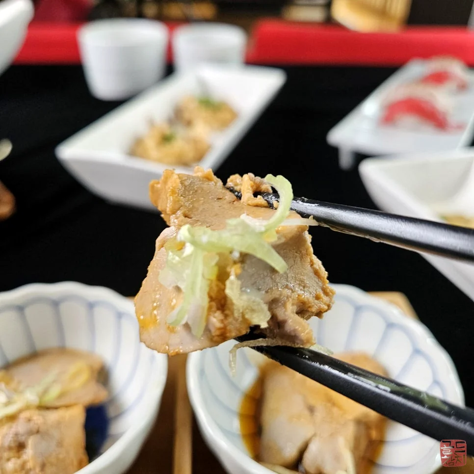 골드참치 참치 오마카세 셰프의 섬세한 손길