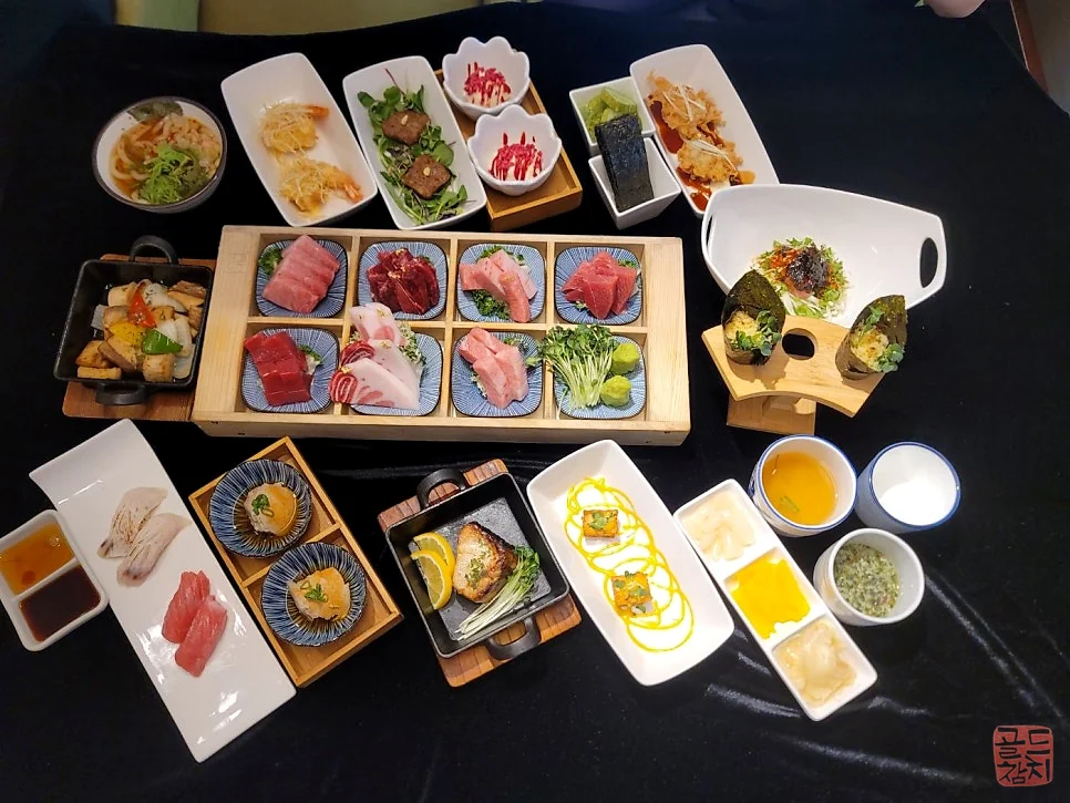 Bangyi-dong Gold Tuna full tuna sashimi platter, special occasion dining