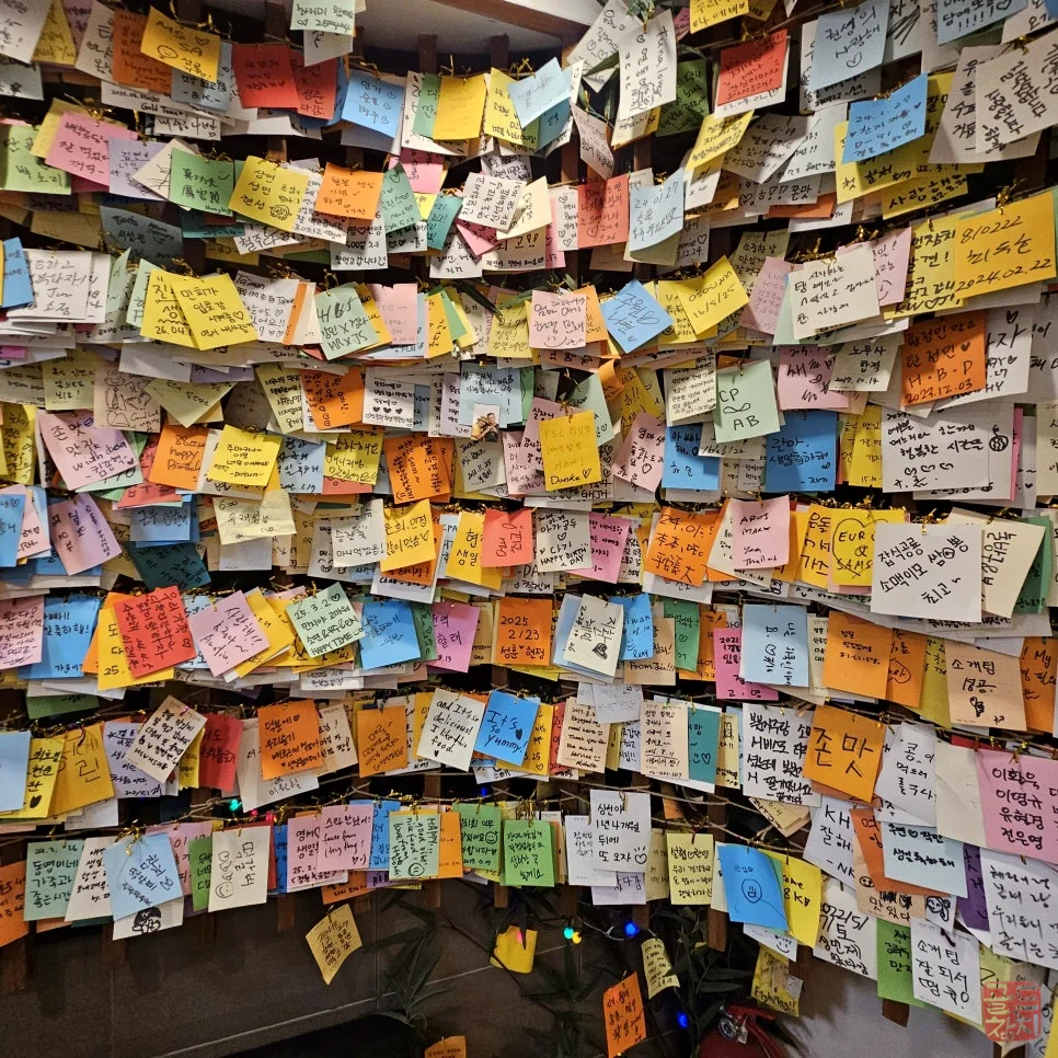Gold Tuna 11-year history wall, restaurant story interior, customer experience