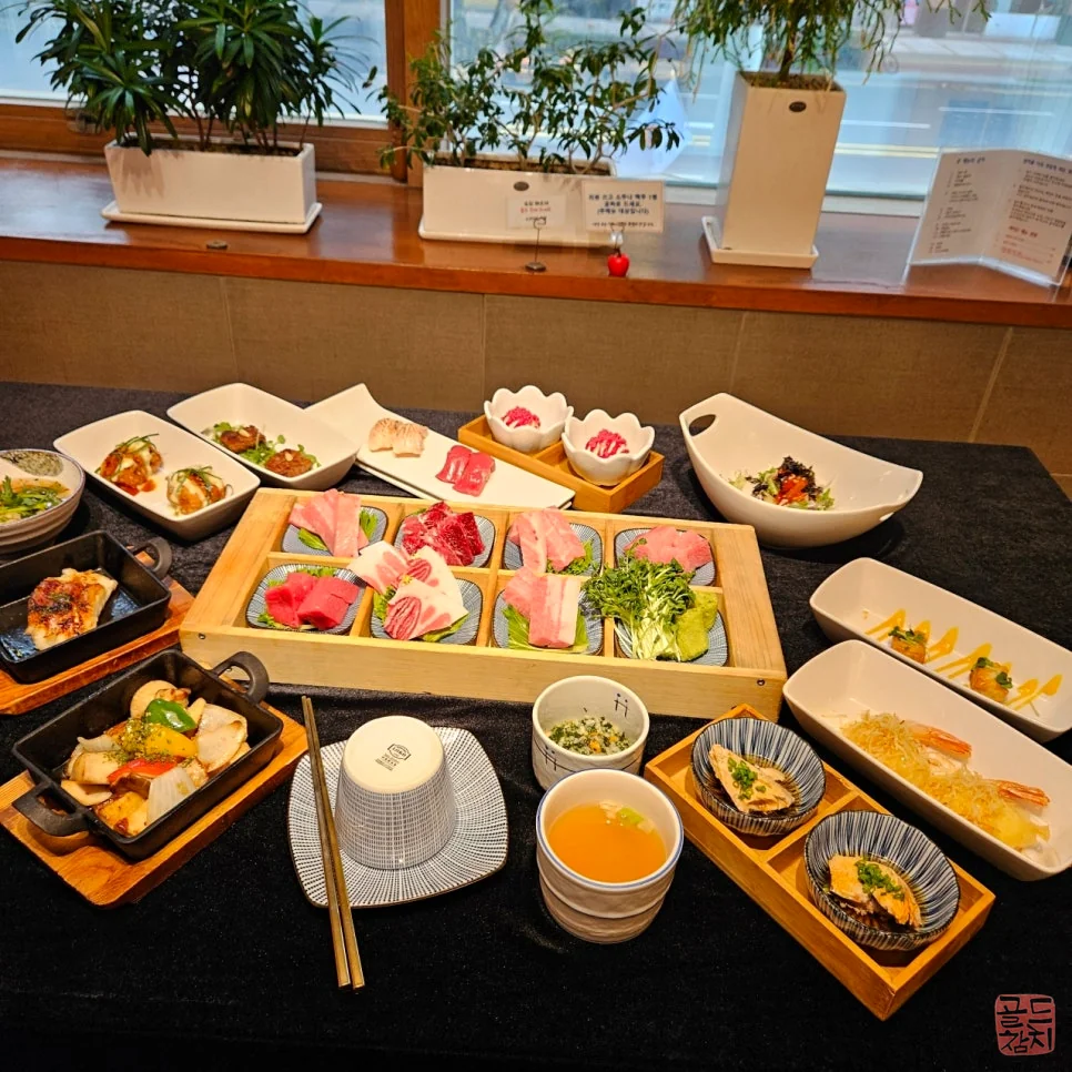 Gold Tuna generous tuna full table setting, elaborate Korean dining experience