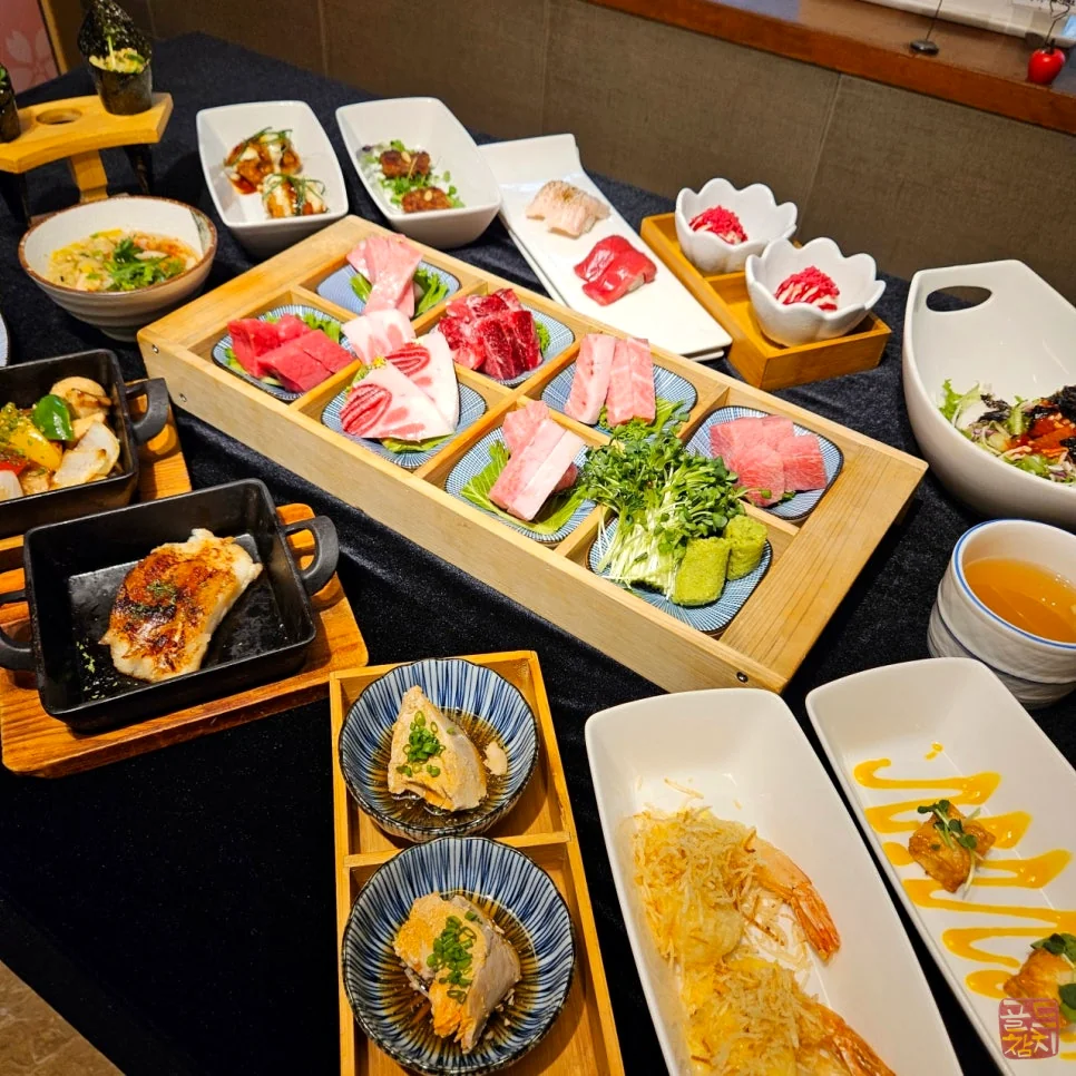 Bangyi-dong Gold Tuna restaurant interior, romantic blind date ambiance