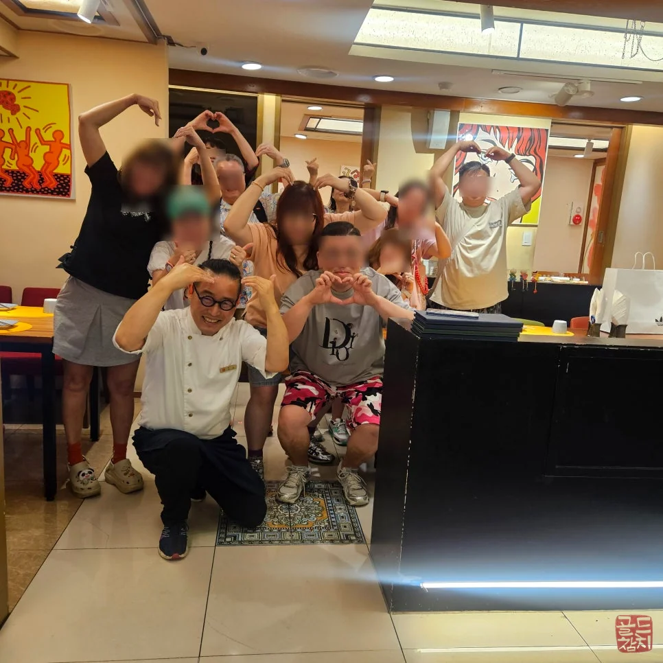 Bangyi-dong Gold Tuna restaurant interior, date night, family gathering