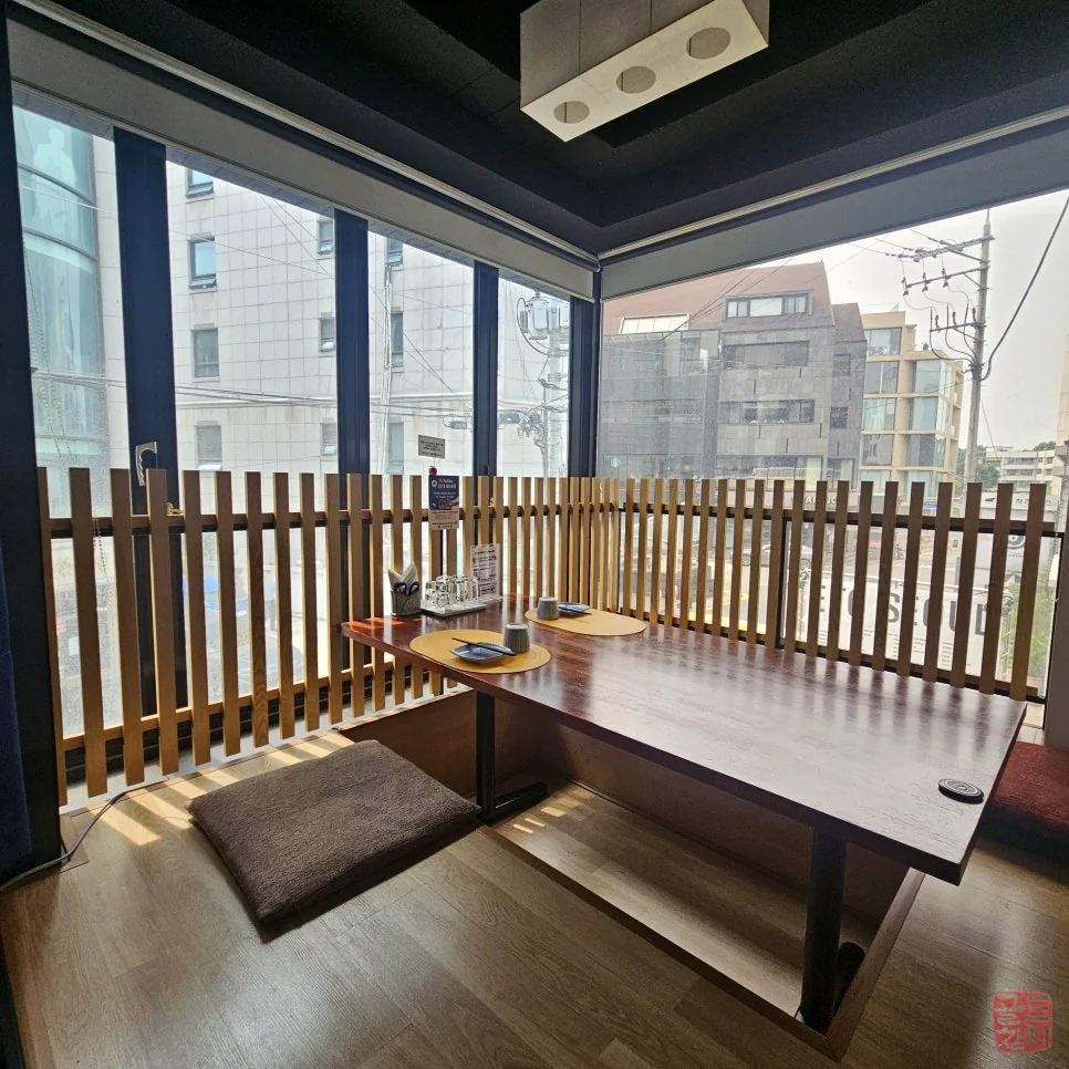 Gangnam Gold Tuna private rooms, luxurious restaurant facilities