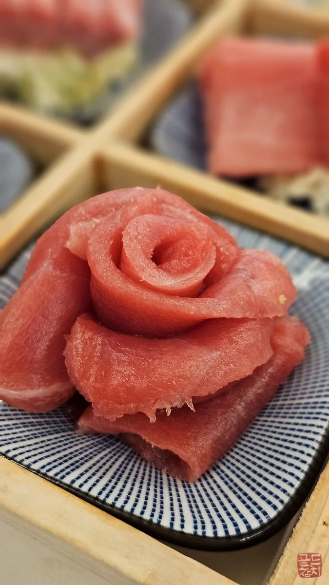 Sinsa-dong Gold Tuna sashimi course, exquisite dish plating
