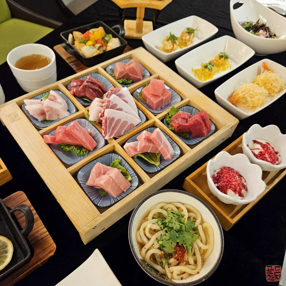 골드참치 프리미엄 참치회 작품 같은 비주얼