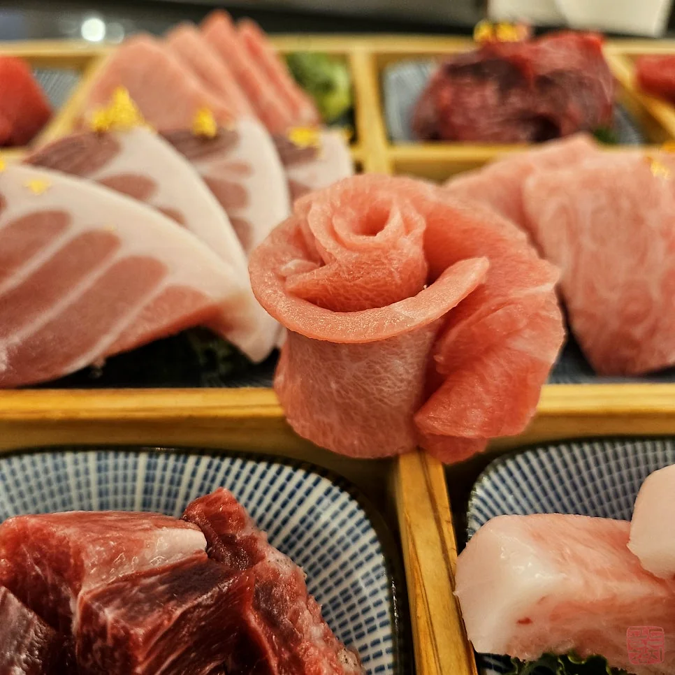 신사동 골드참치 참치회 꽃 플레이팅, 아름다운 참치 요리
