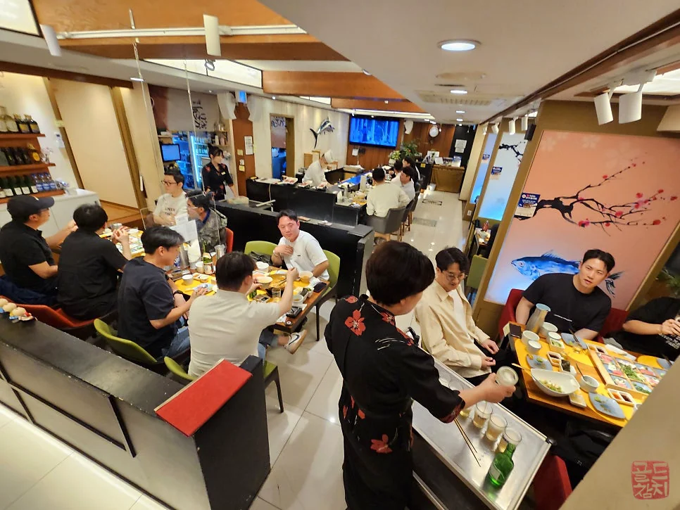 Bangyi-dong Gold Tuna restaurant interior, cozy private room dining