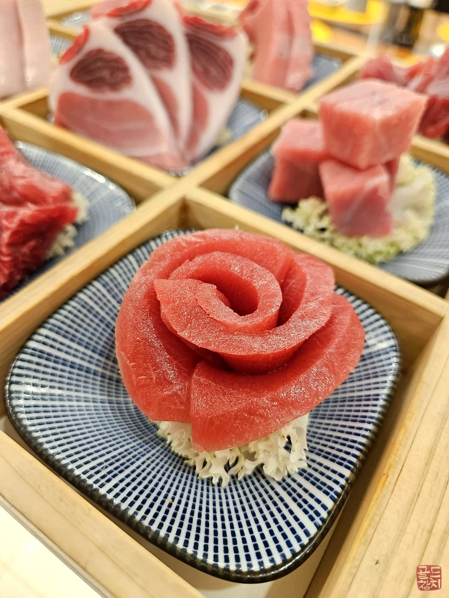 Sinsa-dong Gold Tuna Honmaguro sashimi plating, premium tuna