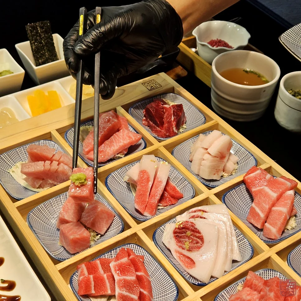 Sinsa-dong Gold Tuna Honmaguro sashimi, elegant plating, fresh tuna
