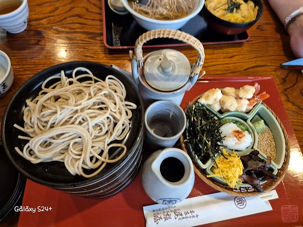 Gold Tuna, Honke Owariya, simple soba meal, traditional Japanese food