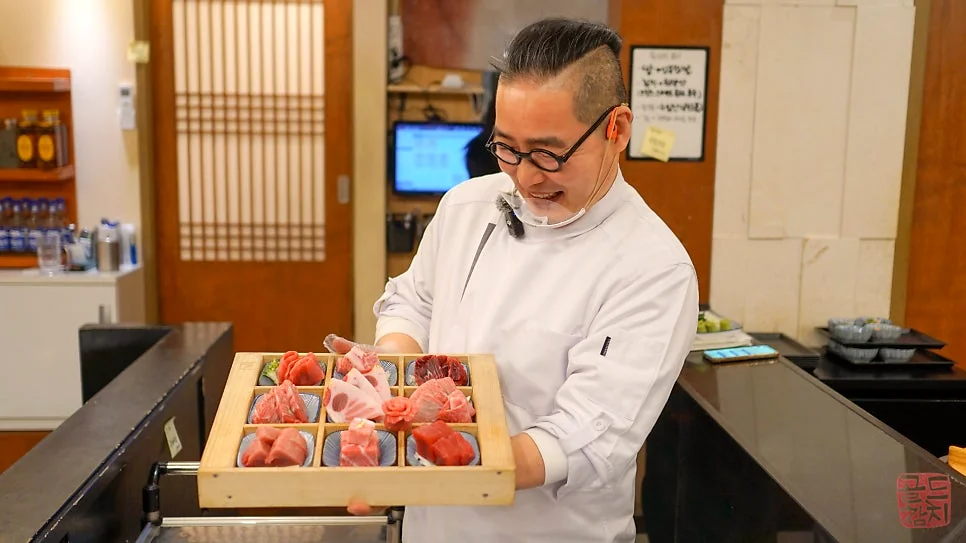 Gangnam Gold Tuna, chef preparing tuna sashimi for company dinner
