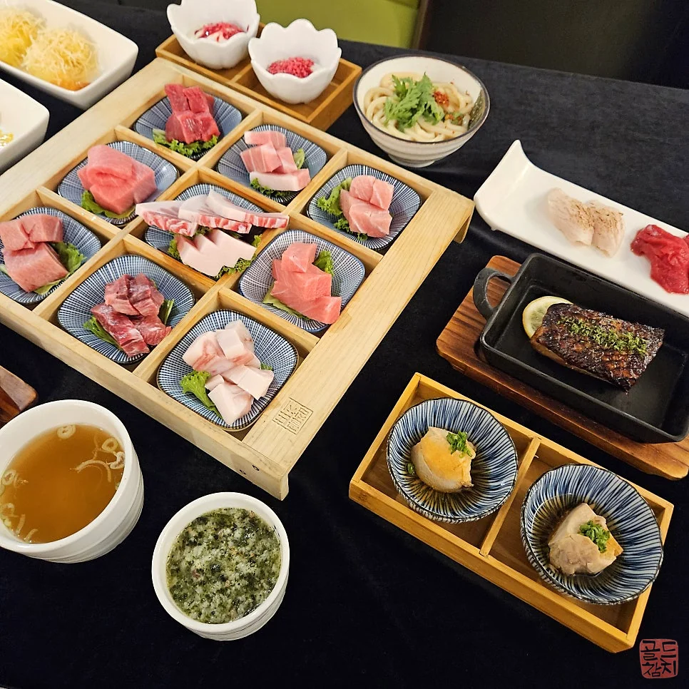 Jamsil Gold Tuna family gathering lunch course full table setting