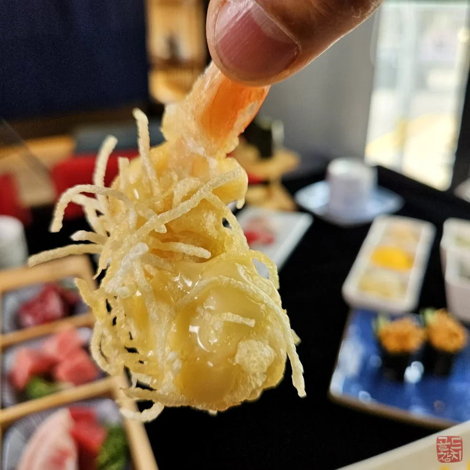 Sinsa-dong Gold Tuna, 15-course cream shrimp dish
