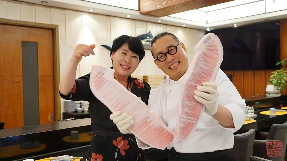 잠실 골드참치 소맥이모 참치아저씨 직원 모습