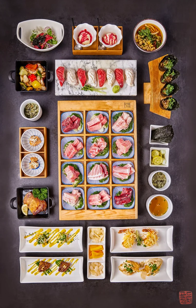 Sinsa-dong Gold Tuna 15-course omakase, full table setting