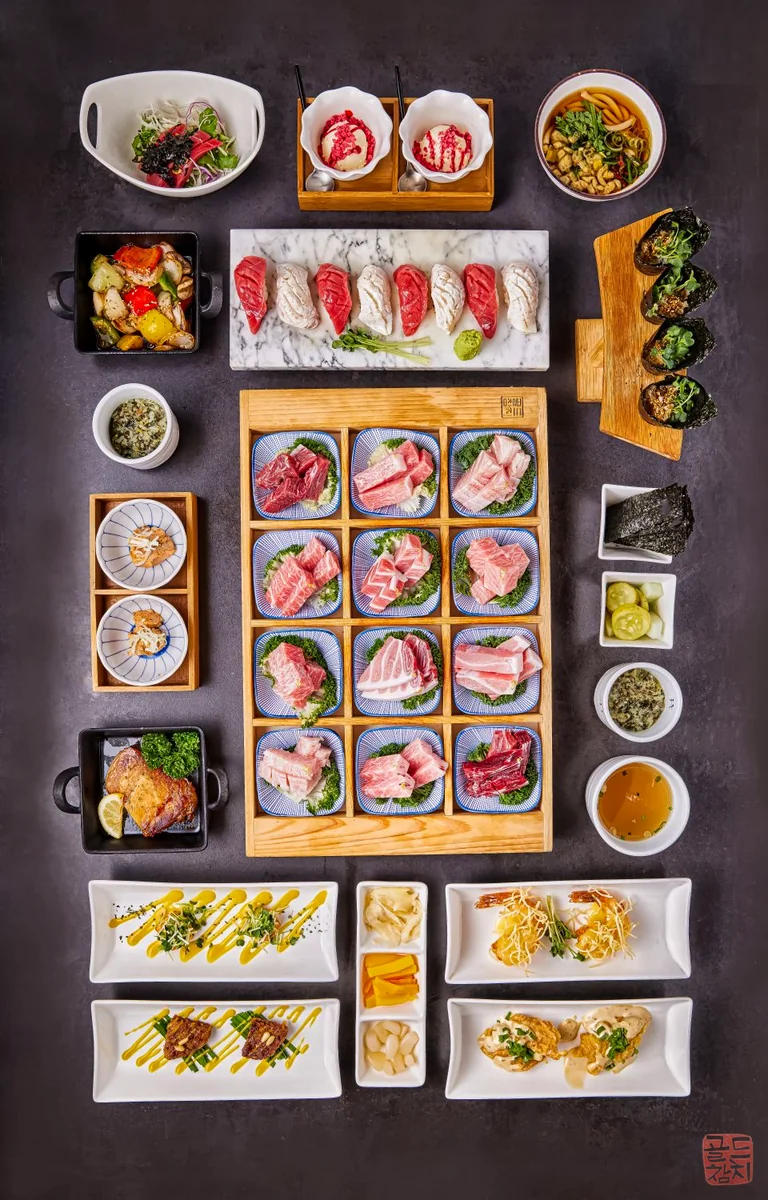 Bangyi-dong Gold Tuna 15-course full table setting, tuna omakase platter