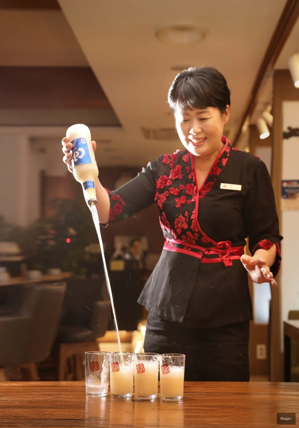 Bangyi-dong Gold Tuna branch, friendly staff service, welcoming atmosphere
