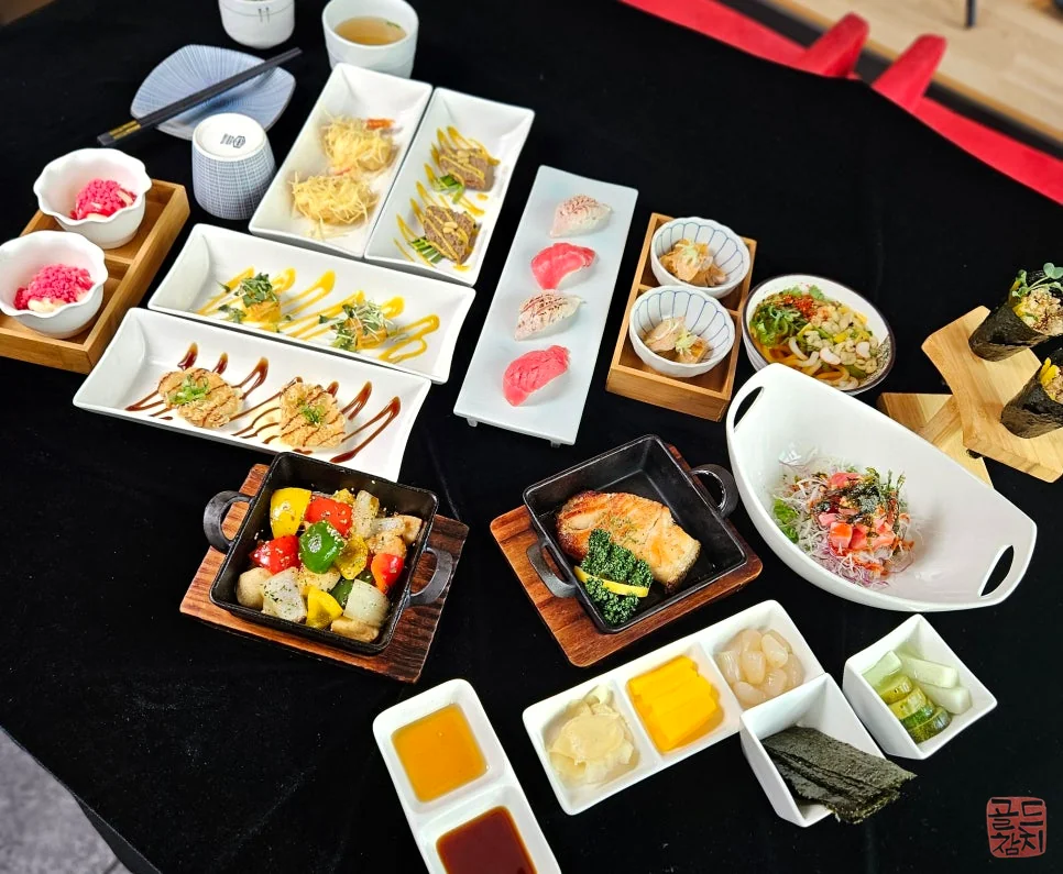 강남 신사 골드참치 오마카세 참치회 플레이팅