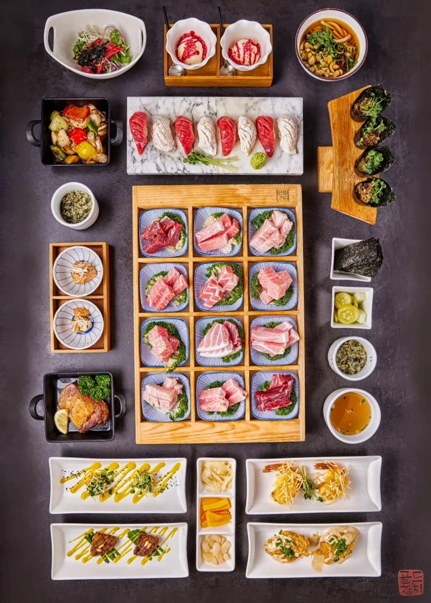 Bangyi-dong Gold Tuna 15-course omakase, premium tuna sashimi platter, full table setting