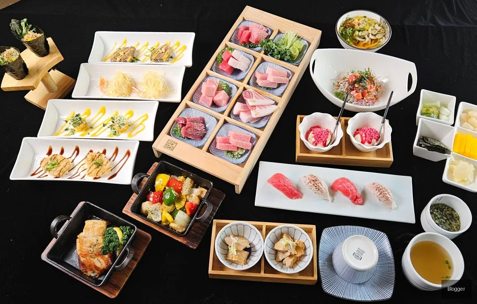 Bangyi-dong Gold Tuna artistic tuna sashimi plating, gourmet dish