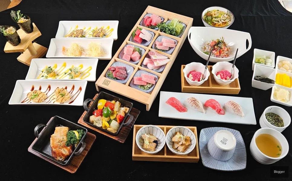 Bangyi-dong Gold Tuna 2-person tuna platter, sashimi set, date night menu