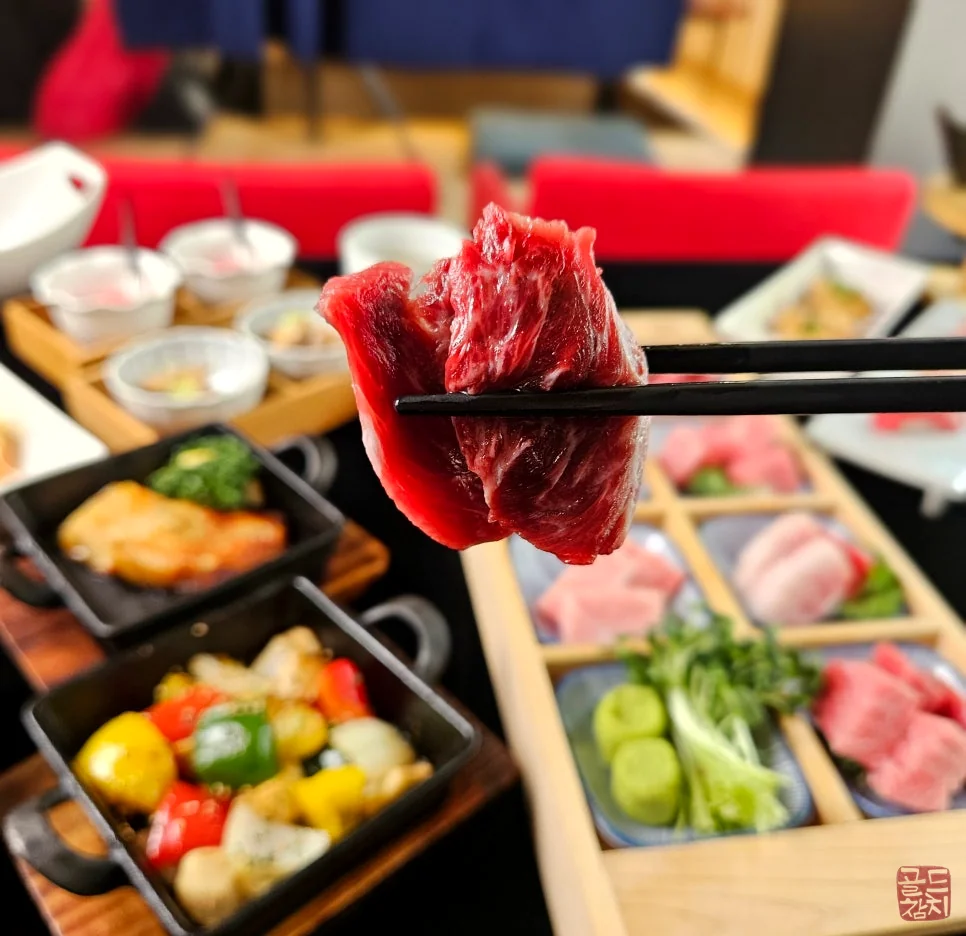 Bangyi-dong Gold Tuna bluefin tuna wing meat, premium sashimi cut