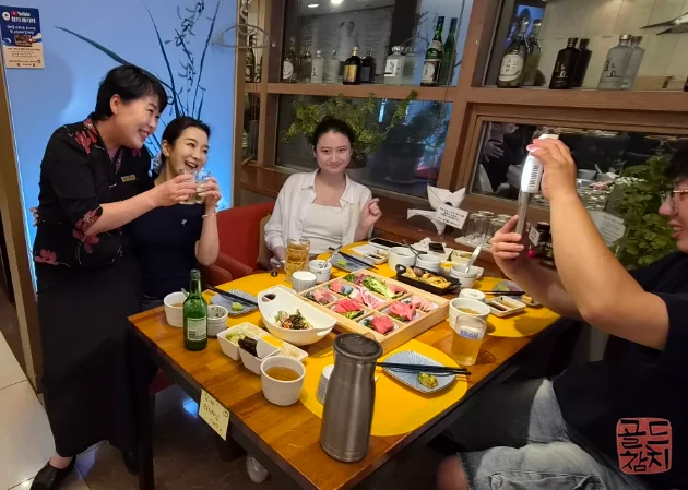 Bangyi-dong Gold Tuna, So-maek Imo, Chinese YouTuber, collaborative filming