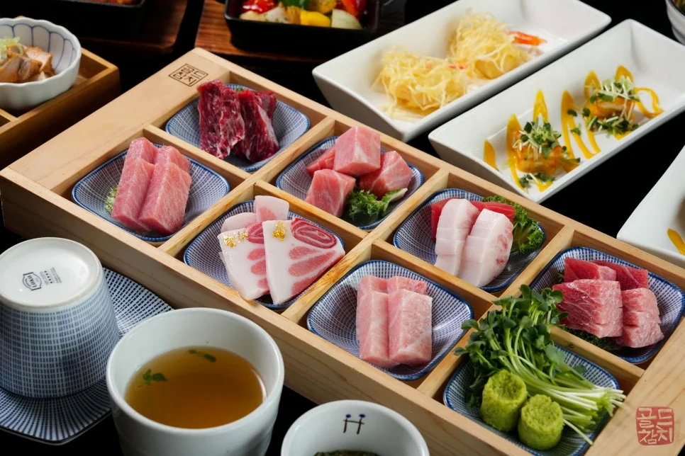 Bangi-dong Goldtuna Tuna Sashimi Full Table Course Meal