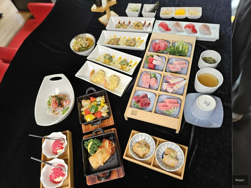 Sinsa-dong Gold Tuna omakase, artful food plating, premium tuna dishes