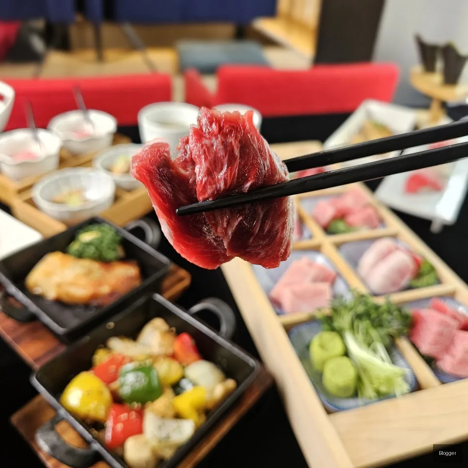 Sinsa-dong Gold Tuna, bluefin tuna wing sashimi, premium tuna cut