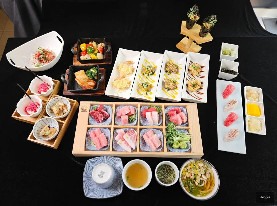 Bangyi-dong Gold Tuna dinner basic course, tuna sashimi platter, Korean food