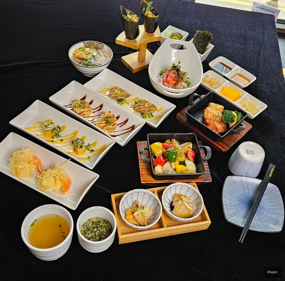 Sinsa-dong Gold Tuna course meal side dishes, tteokgalbi, cream shrimp