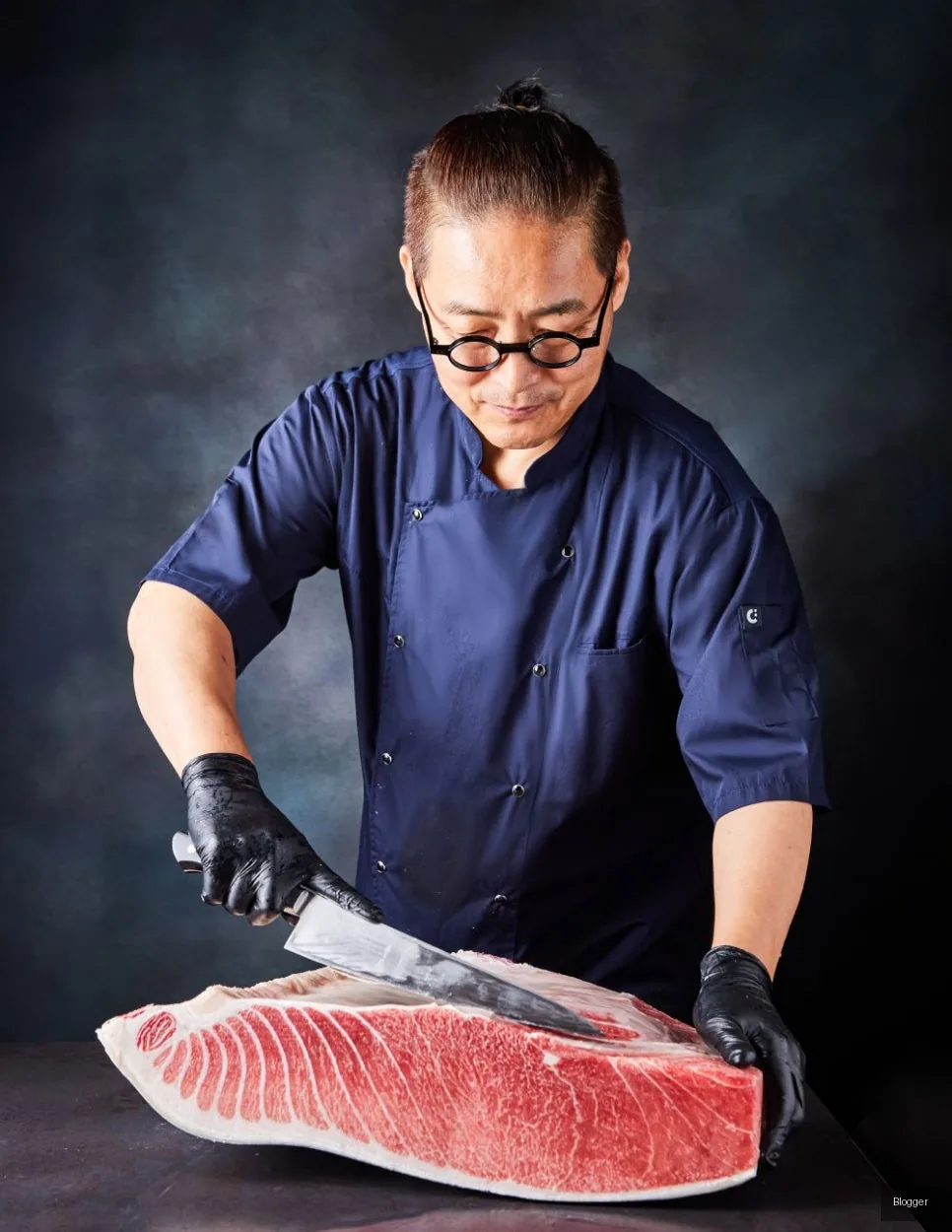 Gold Tuna tuna preparation process, perfect thawing, thick slicing