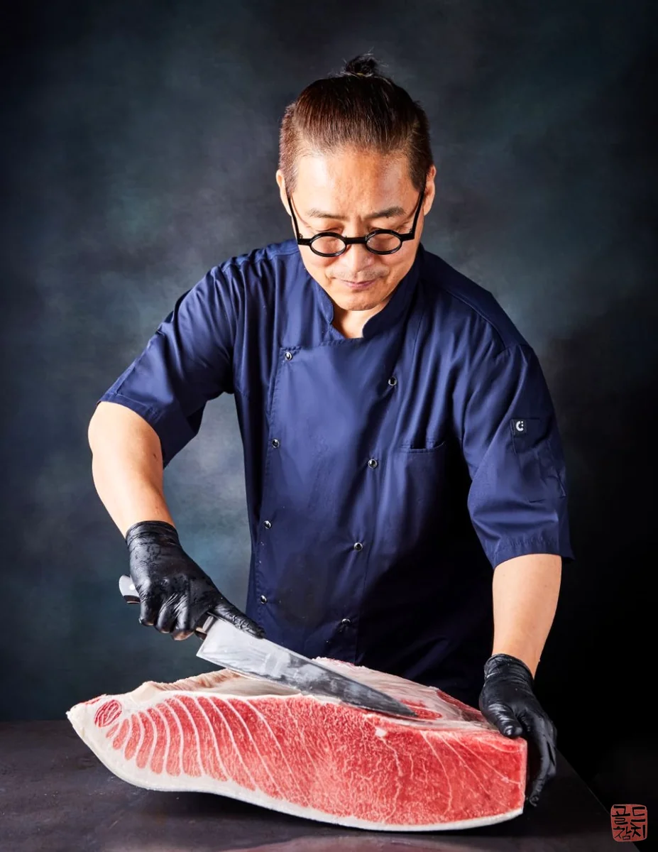 Tuna preparation process at Goldtuna: complete thawing and thick slicing