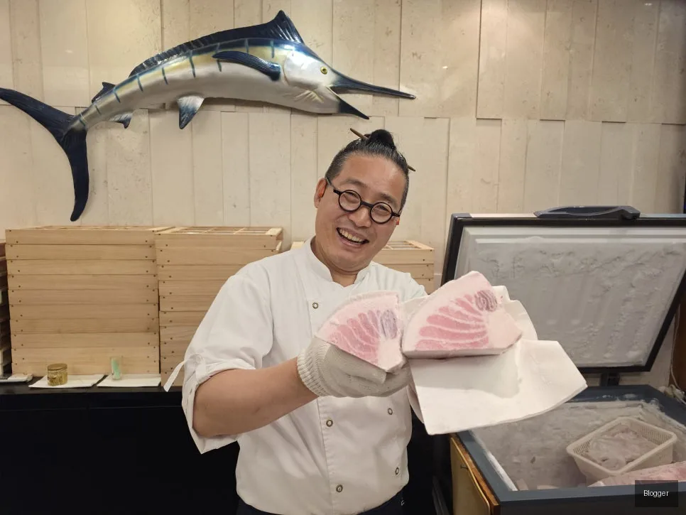Gold Tuna bluefin tuna belly button, special sashimi cut