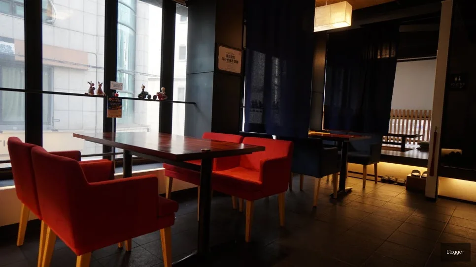 Gangnam Gold Tuna restaurant interior, table seating, private dining
